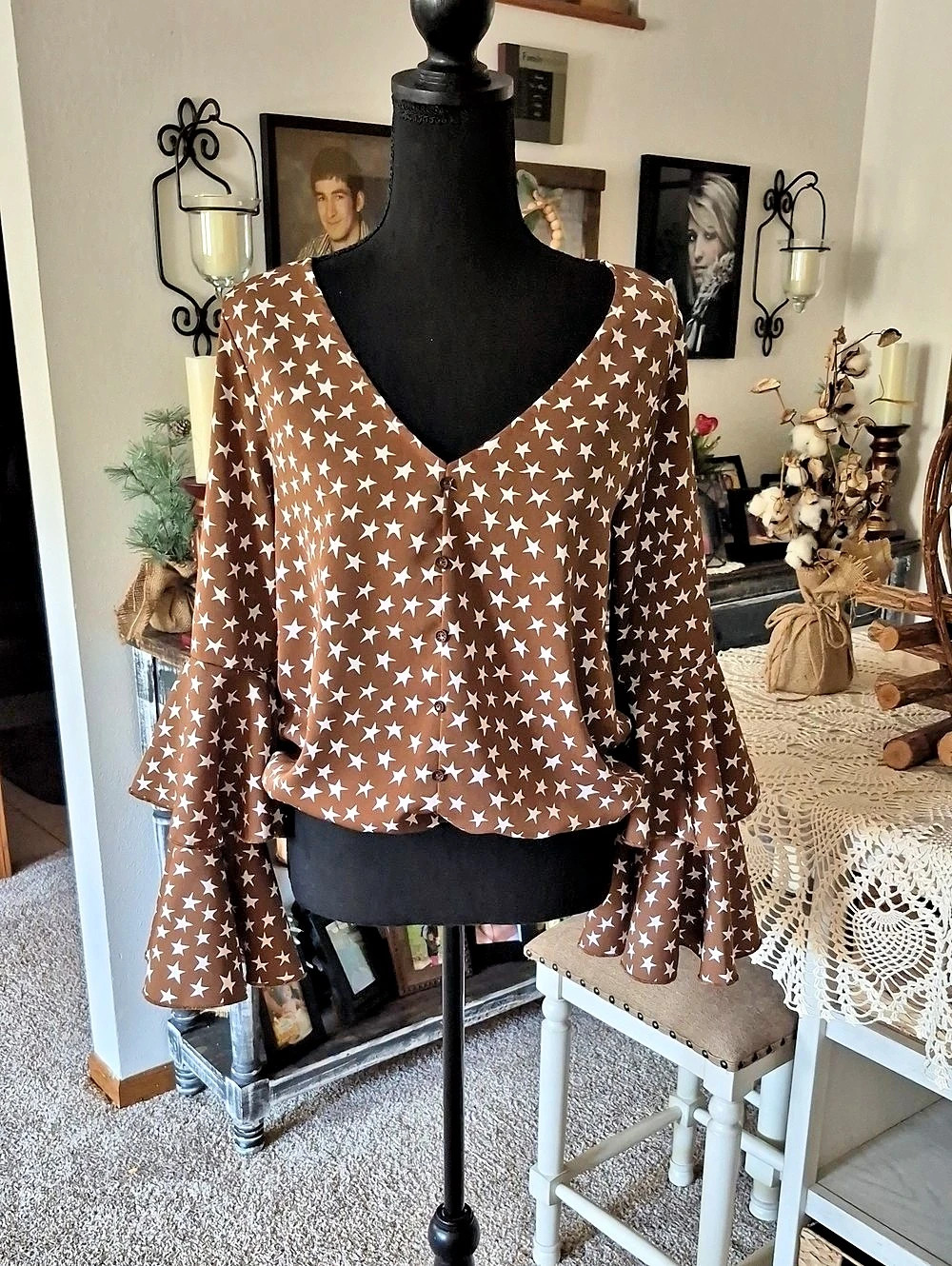 Bucketlist - Star Print Ruffle Sleeve Blouse in Brown & White